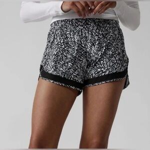 NAME YOUR PRICE • Athleta Printed Mesh Racer Run Short 4” Black White Sz Medium